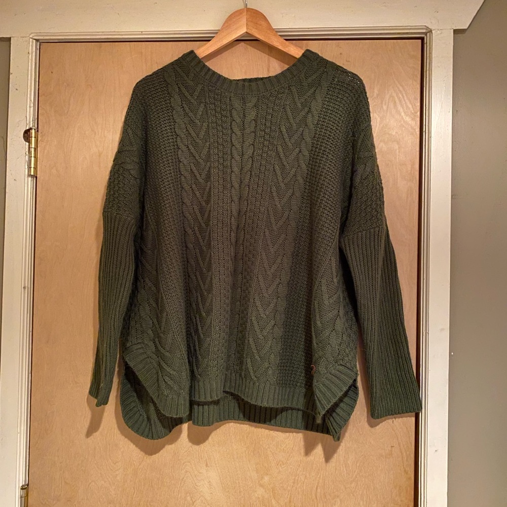 Joseph A Olive Cable Knit Sweater